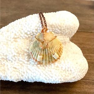 98. Copper toned calico shell necklace